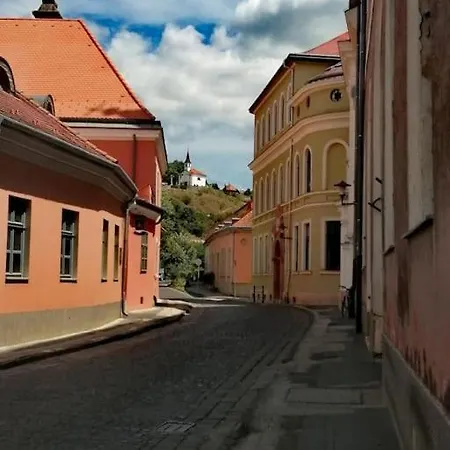 Széchenyi Széchenyi Tér 13 *