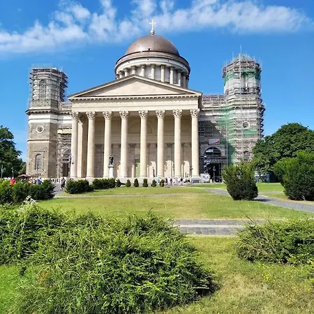 Széchenyi Széchenyi Tér 13 * Esztergom